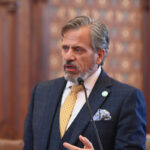 State Senator Robert Martwick addresses the Senate.